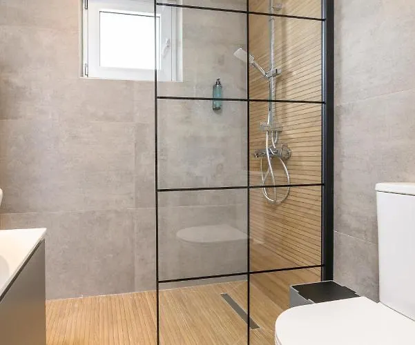 Aetherius Executive 5 Min To Apartment Kos Town