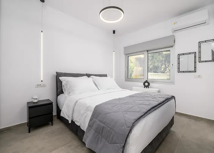 Апартаменты Aetherius Executive 5 Min To