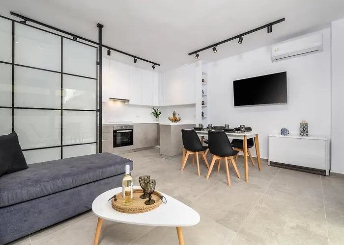 Aetherius Executive 5 Min To *